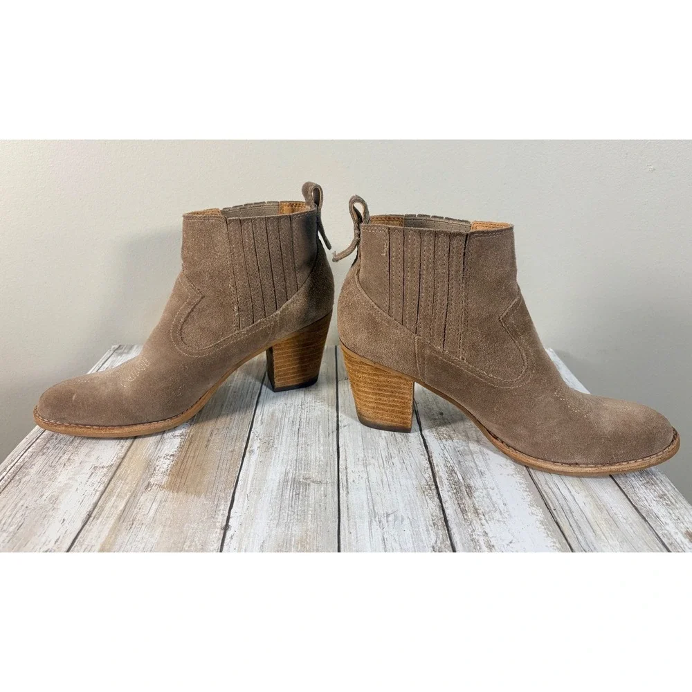 Dolce‎ Vita Brown Suede Western Ankle Boots Stacked Block Heel Booties Size 7.5